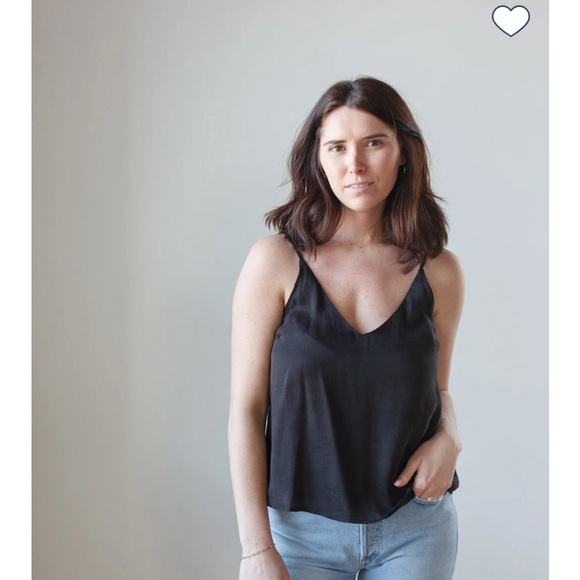 Bella Dahl Adjustable Strap V Neck Cami - Picture 5 of 5